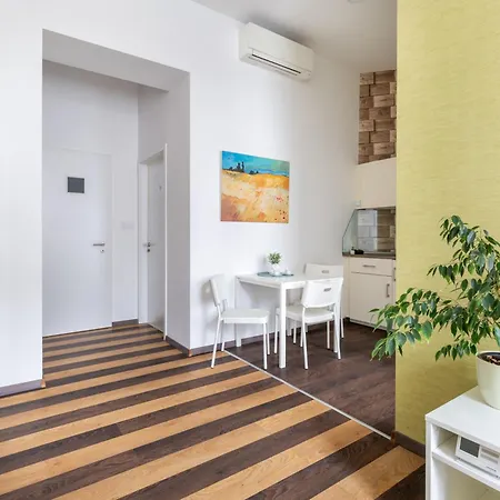 Gde Wesselenyi Triple דירה