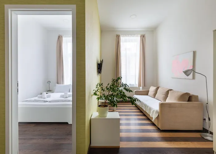 Gde Wesselenyi Triple Apartment